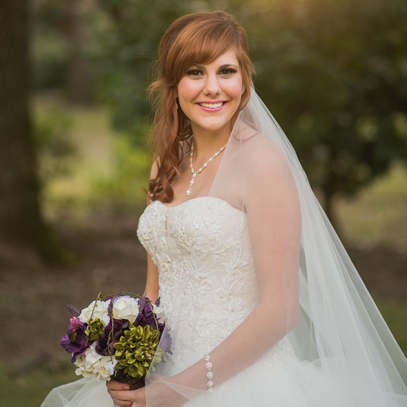 Wedding Dress - Picture 2 of 5